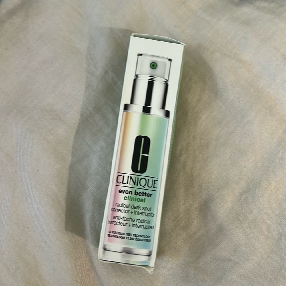 Clinique Even Better Clinical Radical Dark Spot Corrector